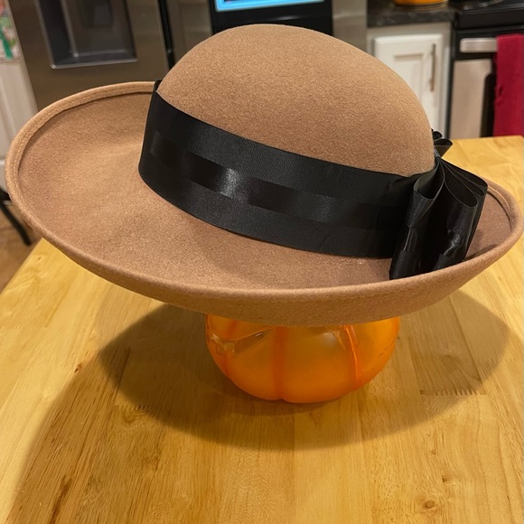 Geo W. Bollman & Co.| Vintage Doeskin Wool Felt Hat with Bow accents - Picture 8 of 14